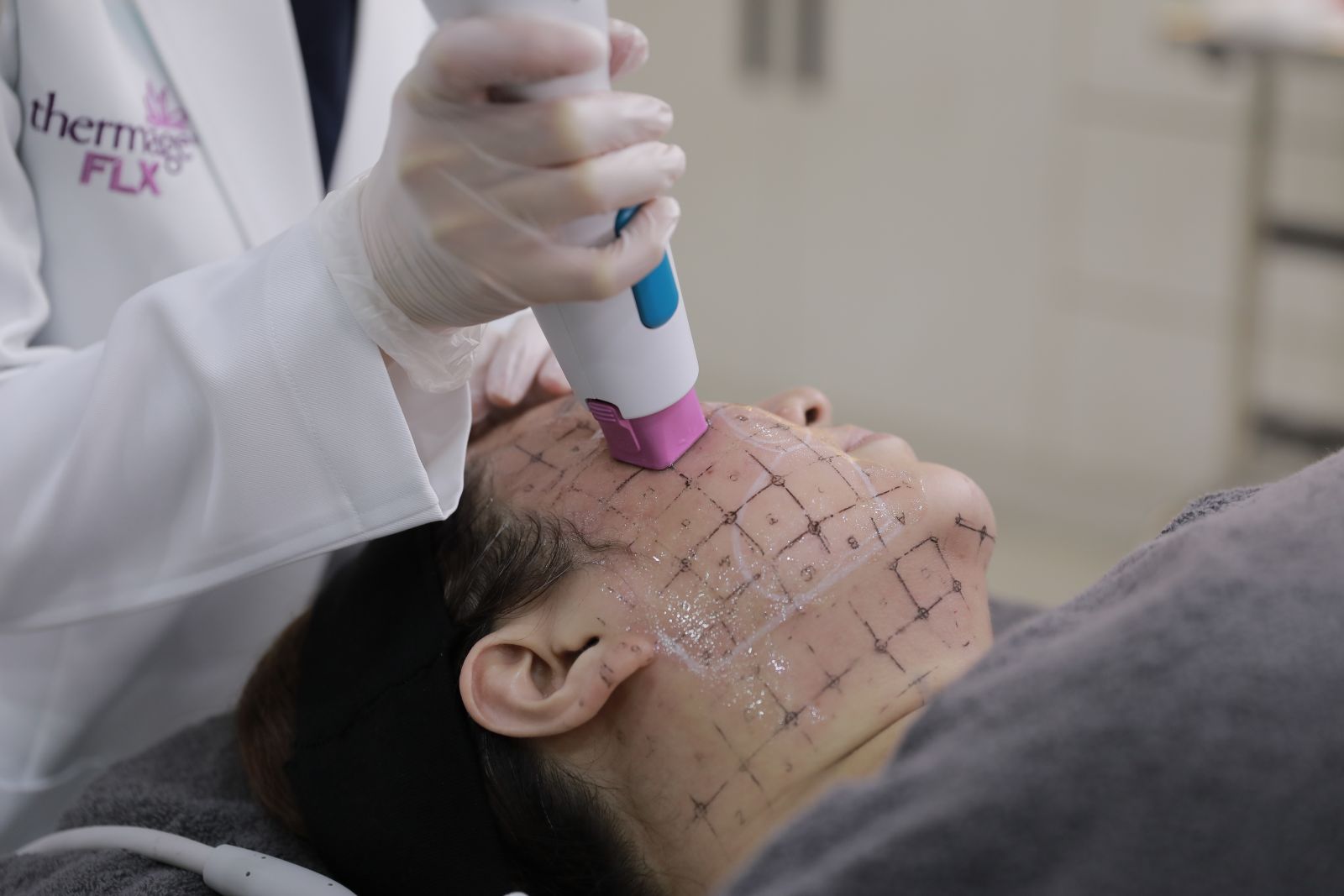 改善日漸鬆弛下垂的臉頰,4種探頭訂製專屬療程,高雄(俗稱)鳳凰電波